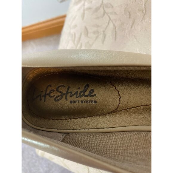LifeStride Beige Closed Toe Pumps Vegan Leather 7.5 W - Picture 9 of 10
